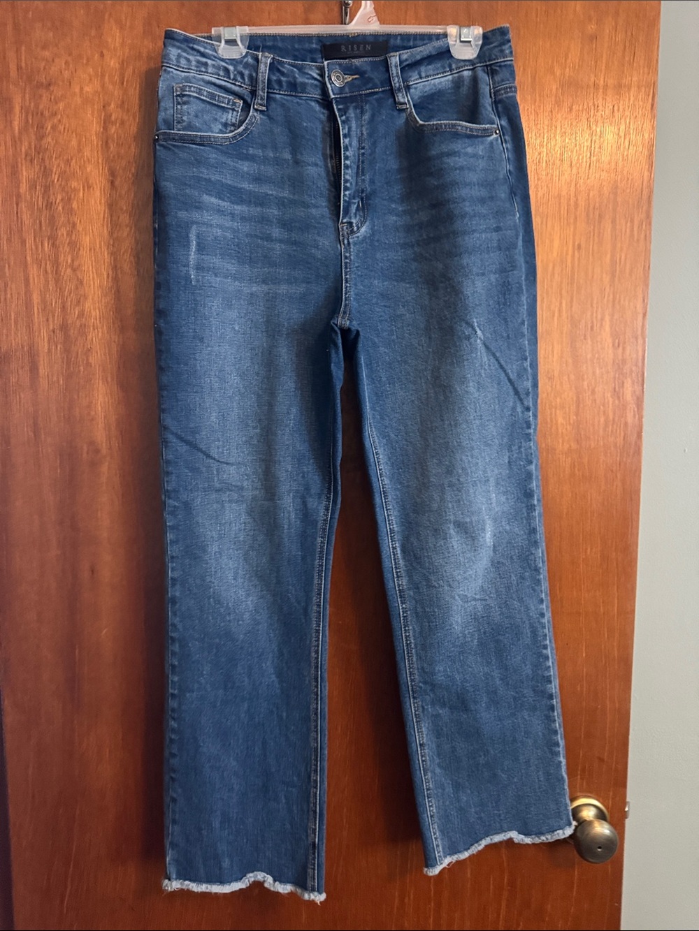 KIRAN Women's Straight Jeans in Medium Blue Wash